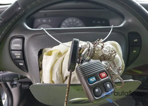 2004 Mercury Grand Marquis Gs from USA, damaged, VIN 2MEFM74WX4X611598